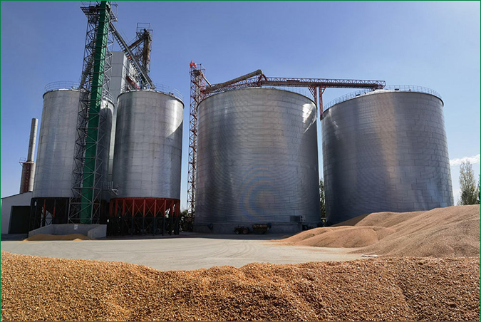Grain silo storage tank